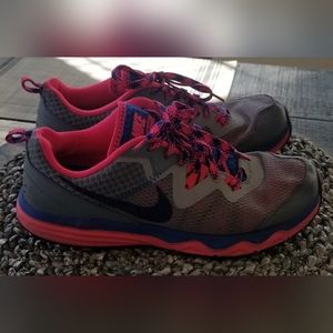Nike  Womens Dual Fusion Trail Running Shoes 2014 Gray Pink 652869-004 Mesh 9M